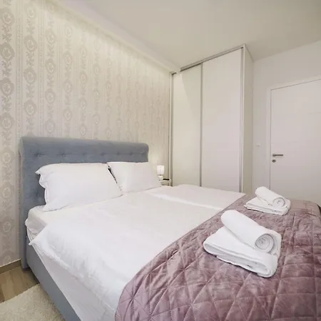 Villa Two Bedroom With Terrace And Swimping Pool Vodice