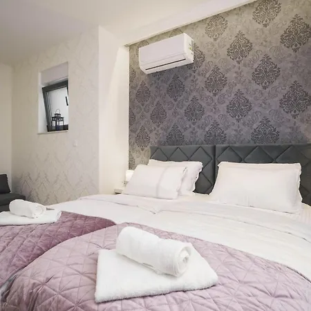Two Bedroom With Terrace And Swimping Pool *